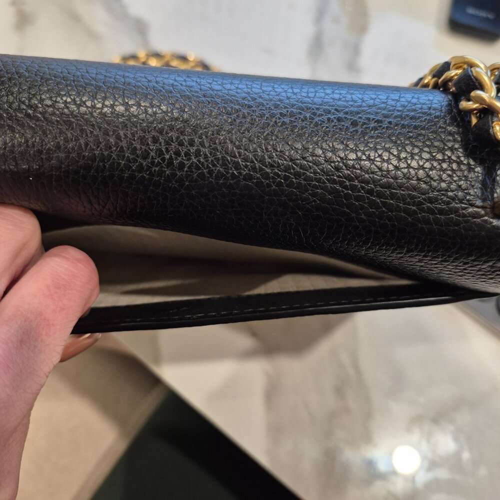 Tory Burch Black Pebbled Leather Shoulder Bag with Gold Logo & Chain - Picture 5 of 6